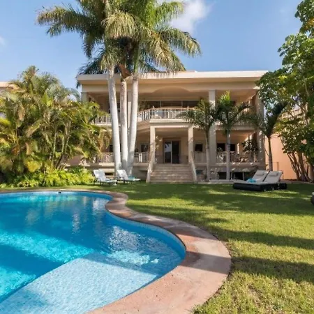 Imperial Luxury Golfside Escape In South Tenerife וילה